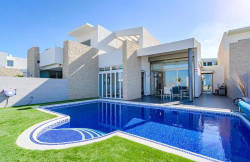 Villa Elisabetta, Luxury Villa with Heated Pool Ocean View in Adeje, Tenerife - Foto 1