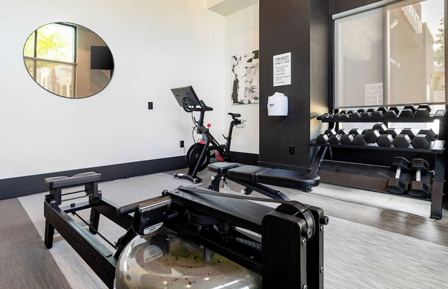 Lindsley by Avantstay Balcony + Modern Design A+ Downtown Location - Photo 38