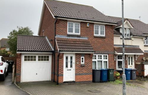Quiet 3 bed semi with off street parking - Foto 1