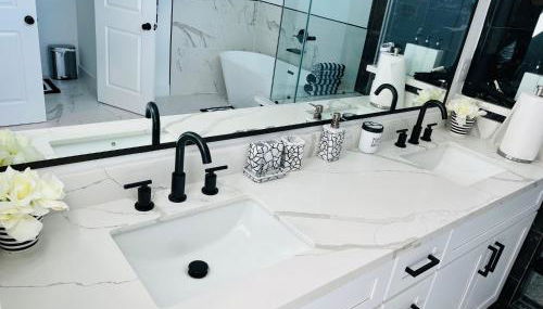 Tranquil Downtown Escape with Backyard - Foto 4