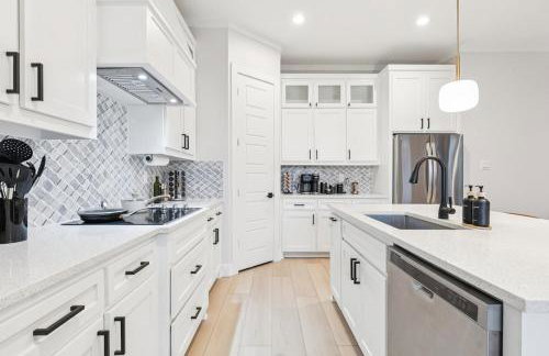 The Longhorn Luxe with Game Room and Fire pit and Karaoke - Foto 25