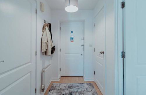 The Diickens Den - Rochester 1BR Flat - Sleeps 4 with Parking - Contractor - Friendly and Ideal for Long Stays - Foto 18