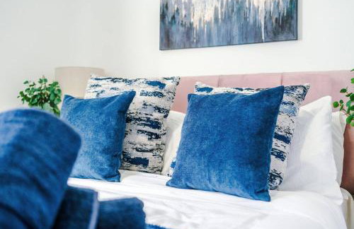 Comfy 3-BR Wirral Home | Free Parking & Wi-Fi - Foto 10