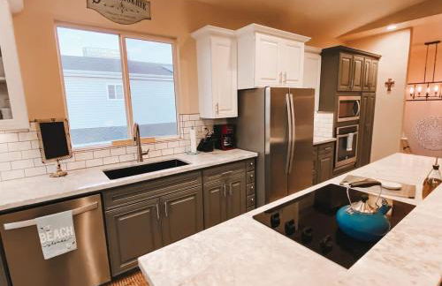 Coastal Retreat - Just Steps to the Beach - Foto 11