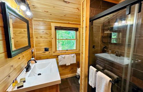 31R Brand new log home on quiet side street in Bethlehem, close to Main Street! 20 min to skiing - Foto 60
