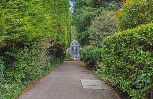 Unique Boathouse, detached free parking x4 cars - Foto 10