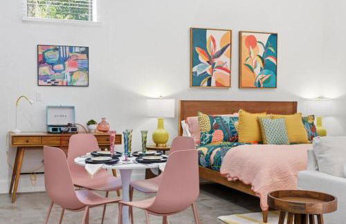 The Ella Stylish King Studio in LaVilla Pool - Photo 1