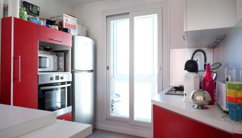 Le Remarquable à Saint Martin d'Hères - Situé au Calme - Proche de Grenoble des Centre de Formations et du Campus - 1 Lit King Size et un lit simple - Climatisation - Balcon - Parking gratuit - Vue montagne - Proche Station de Ski - Foto 5, stove, dishwasher, toaster