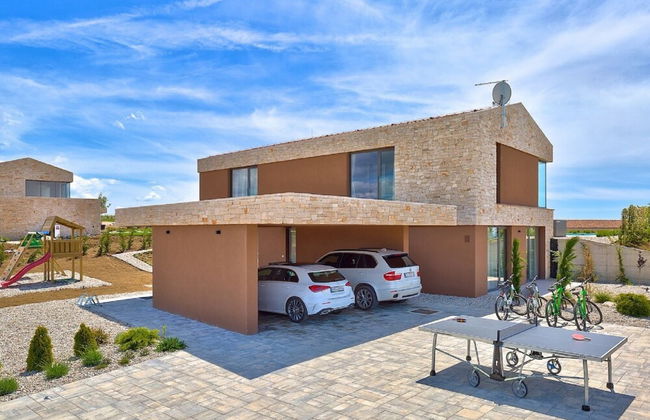 Enticing Holiday Home in Brtonigla with Hot Tub - Photo 24