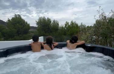 Calma Villa. Chalet de lujo, jacuzzi y piscina - Foto 15