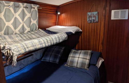 Narrow Escape - 50ft Boat on the Grand Union Canal, near Tring - Photo 10