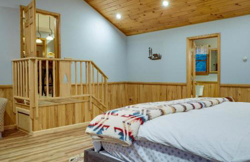Adirondack Retreat with Heated Pool and Scenic Views! - Foto 13