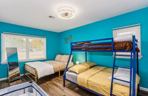 King, Gazebo & Private HotTub~ WestWichita - Photo 14