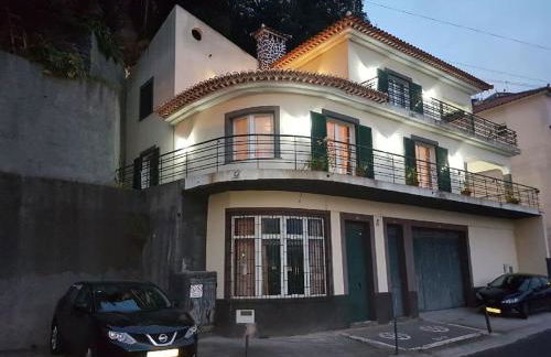 Villa panoramique 180m2 Vue Montagne 13 min Capitale Funchal - BBQ - Foto 1