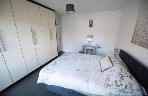 Spacious 3 Bed Home Manchester Airport Free Parking - Foto 22