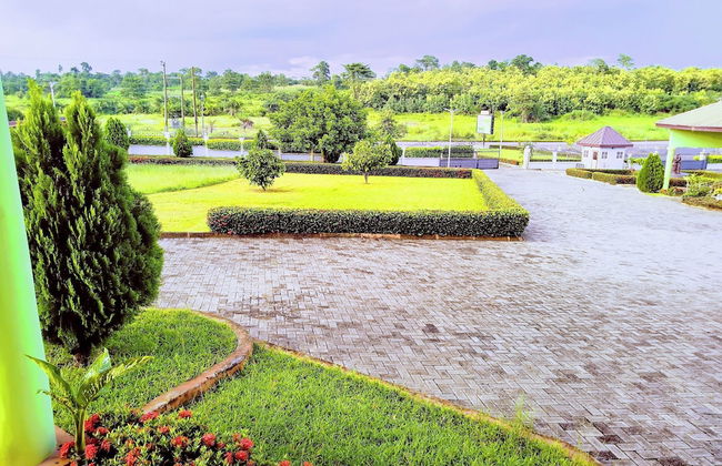 Renajoe Exclusive Centre - Photo 12