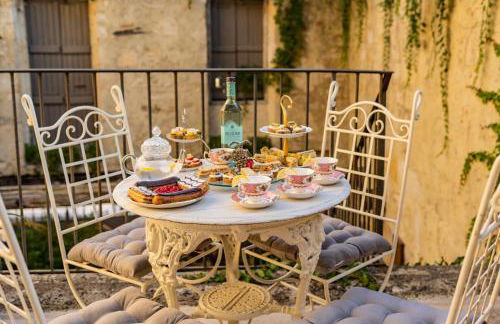 CHAMPAGNE HOUSE- Oasis de luxe & de charme - coeur de ville - 10-12 pers - piscine, cuisine d'été, patio, bar & piano - Photo 48