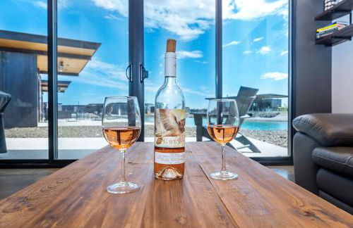 DeWine Sundowners Lakehouse at the Gorge - Foto 1