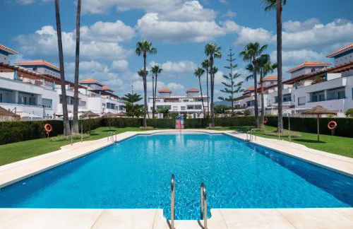 Family Fairways I Spacious 4-Bedroom Townhouse Near Beach & Golf, Estepona - Photo 53