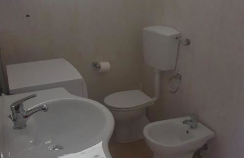 Discover Appennino - Via Roma 72, 12 - Montecreto - Foto 5