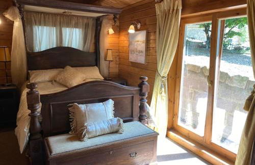 3 Bedroom Lodge Hotub pool in Horsley Surrey UK - Photo 58