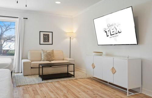 Luxury Austin Retreat w Pool, Games, Sleeps 12 - Foto 26
