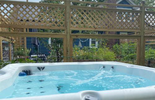 1890 CapeCod farmhouse:Charming, Private, Spacious - Photo 9