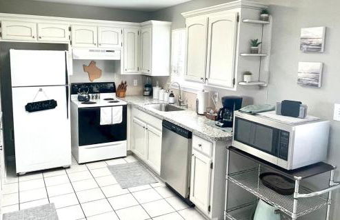 Peaceful Haven 2BR 1BA in Quiet Neighborhood - Foto 8