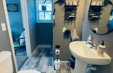 1 BR Cozy Apartment with Fire Pit Short walk to town - Foto 42