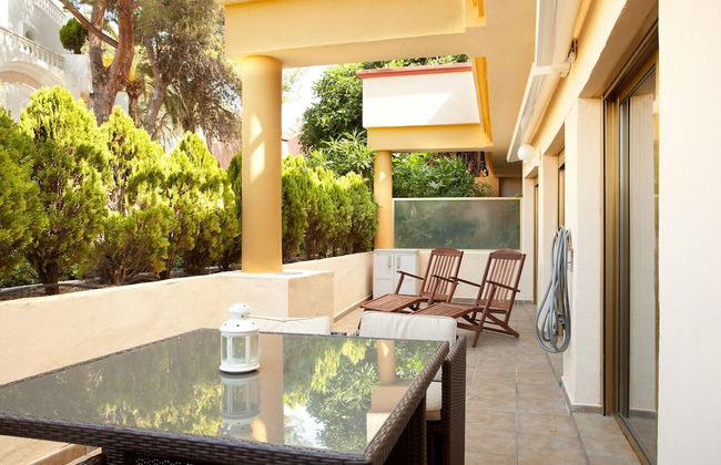 Beachside Apartment With Shared Pool - Photo 31