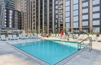 Sojourn Rosslyn Gym Pool Rooftop & Free Parking - Foto 16