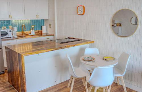 Beachfront Studio w Amazing Views - Photo 12