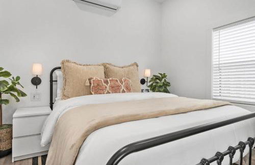 Hidden Cottage mins to Main St and sleeps 4 - Photo 18