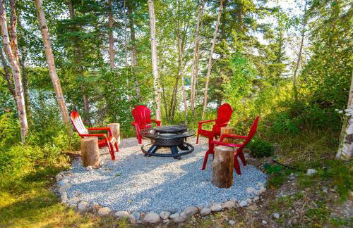 Serene Four Bedroom Lakefront Home - Foto 16