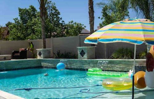 Evonvale Dream! Big Heated pool, jacuzzi seats 16! - Foto 48