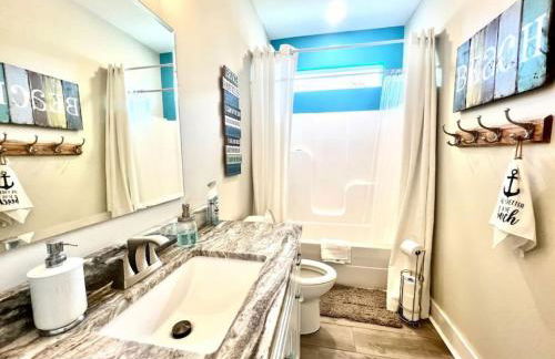 2 Fins Up, Beach Home, Private Pool , Golf Cart, 6 beds - Foto 48