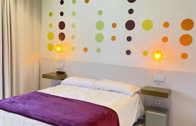 LaHola Glam Suites - Photo 6