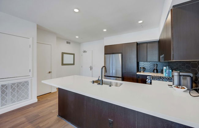 Luxury 3BR Hollywood Sign View by Oneluxstay - Photo 27