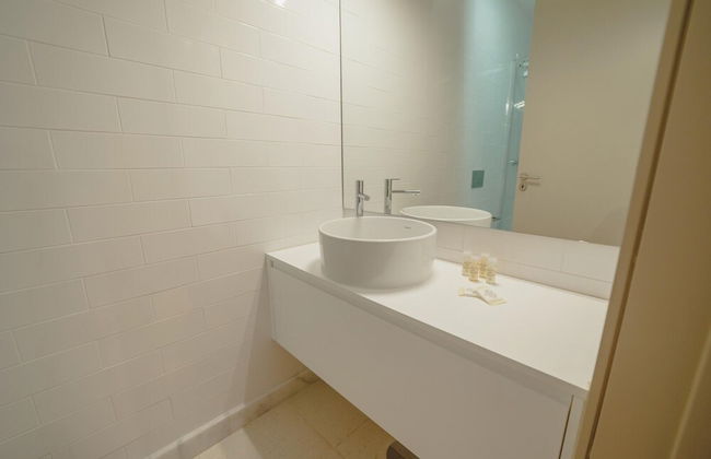 Legacy Oporto Premium Apartment B by Vacationy - Photo 29