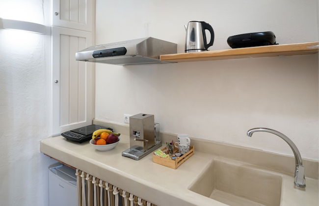 Nalas Suites - Photo 22