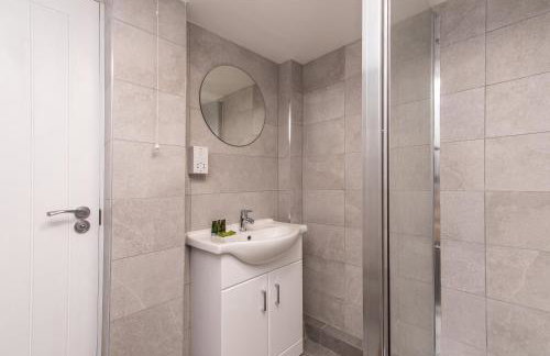 Bagworth House - Spacious 4BR Bungalow in Leicestershire - Photo 12