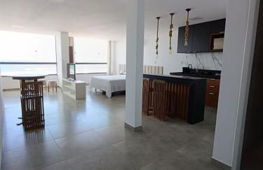Apartamento Pé na Areia - Ótima Localização - Conforto à beira-mar - Foto 17