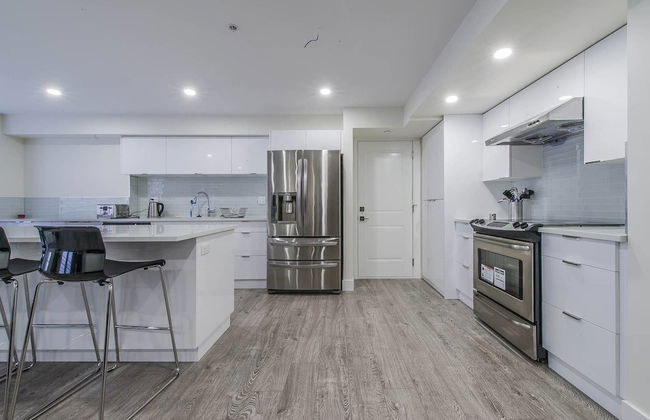 Private Luxurious Suite for Beach Getaway - Photo 9