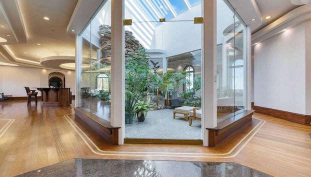 Bay Estate Luxe Waterfront Home w/ Private Pier, Main+guest House, Bay Views - Foto 5, Interior