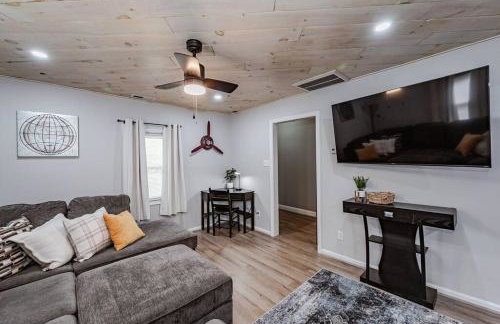 Aviation Haven 5 Mins to RIC, Ready for Takeoff! - Foto 1