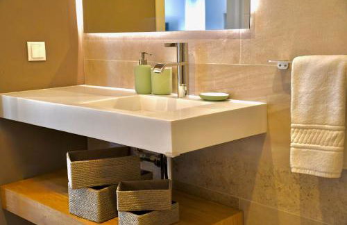 Aquamarine - Gemstone Getaway - Photo 36