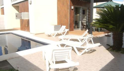 Adosado cerca del mar con piscina privada - Foto 2