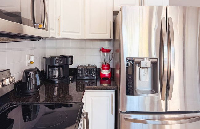 Waterfront Florida Vibes and Views - King Bed - Foto 30