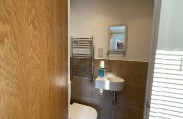 Studio-2 Staines,Heathrow, London-own entrance - Foto 18