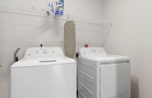 3BR King Bed Balcony North Raleigh - Foto 13